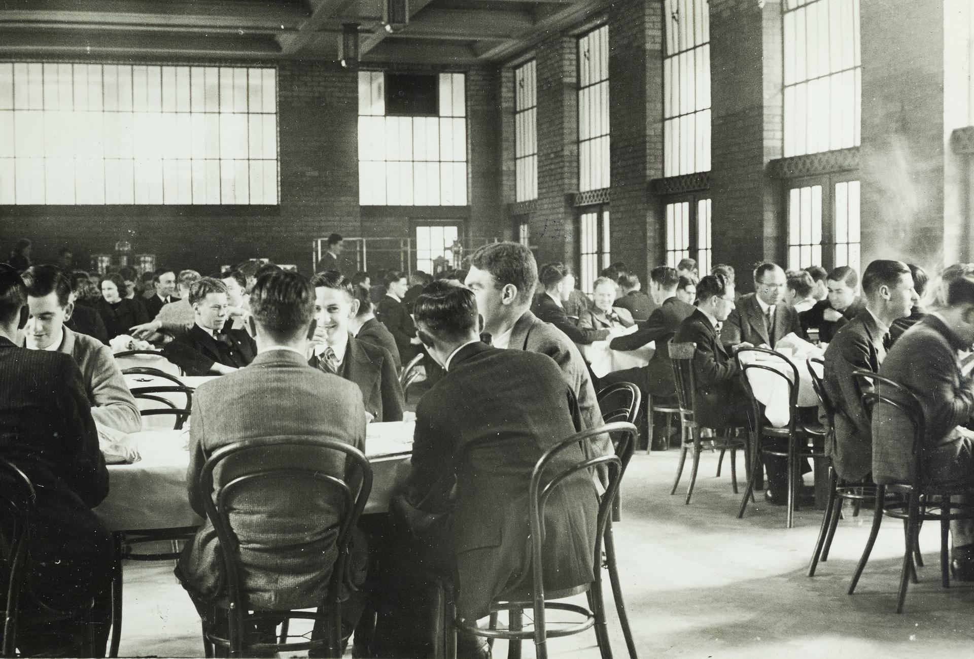 Cafeteria, 1938