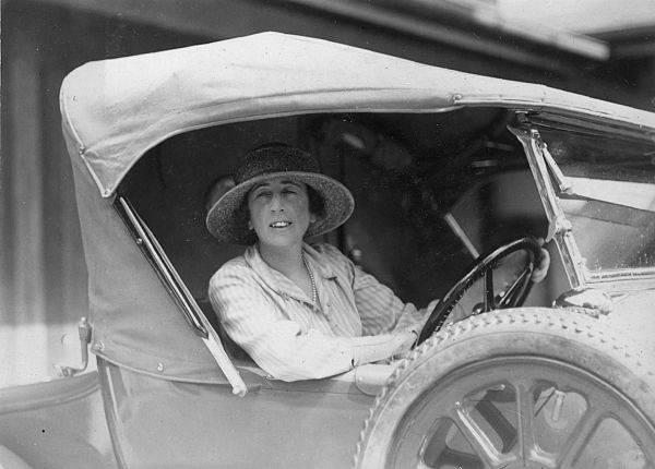 Mabel Grimwade in the new Fiat car
