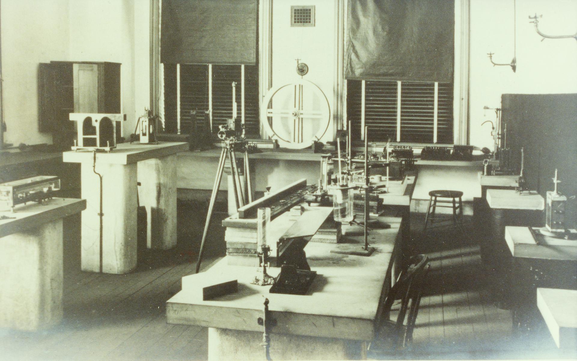Natural Philosphy School Laboratory, 1892