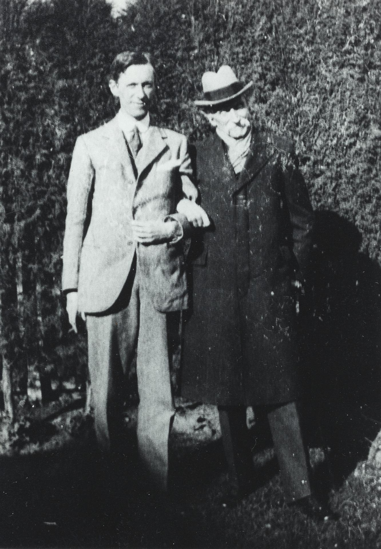 Alexander L. Leeper (right)