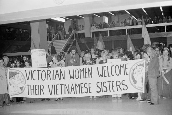 1999.0081.00698 ‘Women’s delegation from North Vietnam arrives at Tullamarine’, by John Brant Ellis 