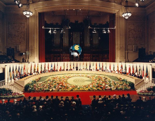 UMA-ITE-2005010400103, Malcolm Fraser addressing the Commonwealth Heads of Government Meeting, 1981. Photographer: Australian Information Service